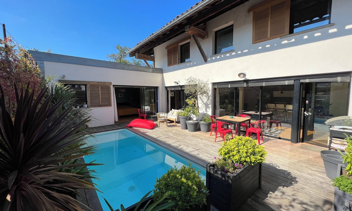 Cote Pavee House | Renovated studio for 8 people with swimming pool and garden in the heart of Toulouse