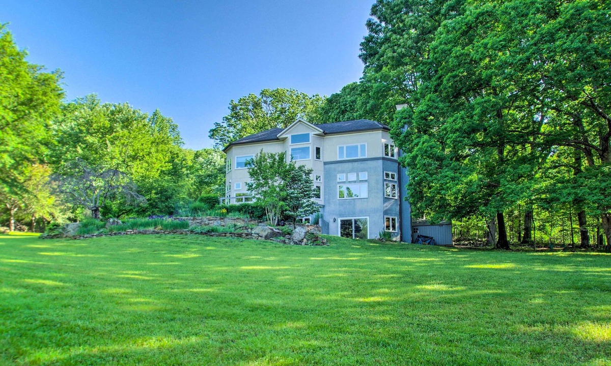 Crozet Apartment | Renovated Studio on 5 Acres - Near Vineyards!