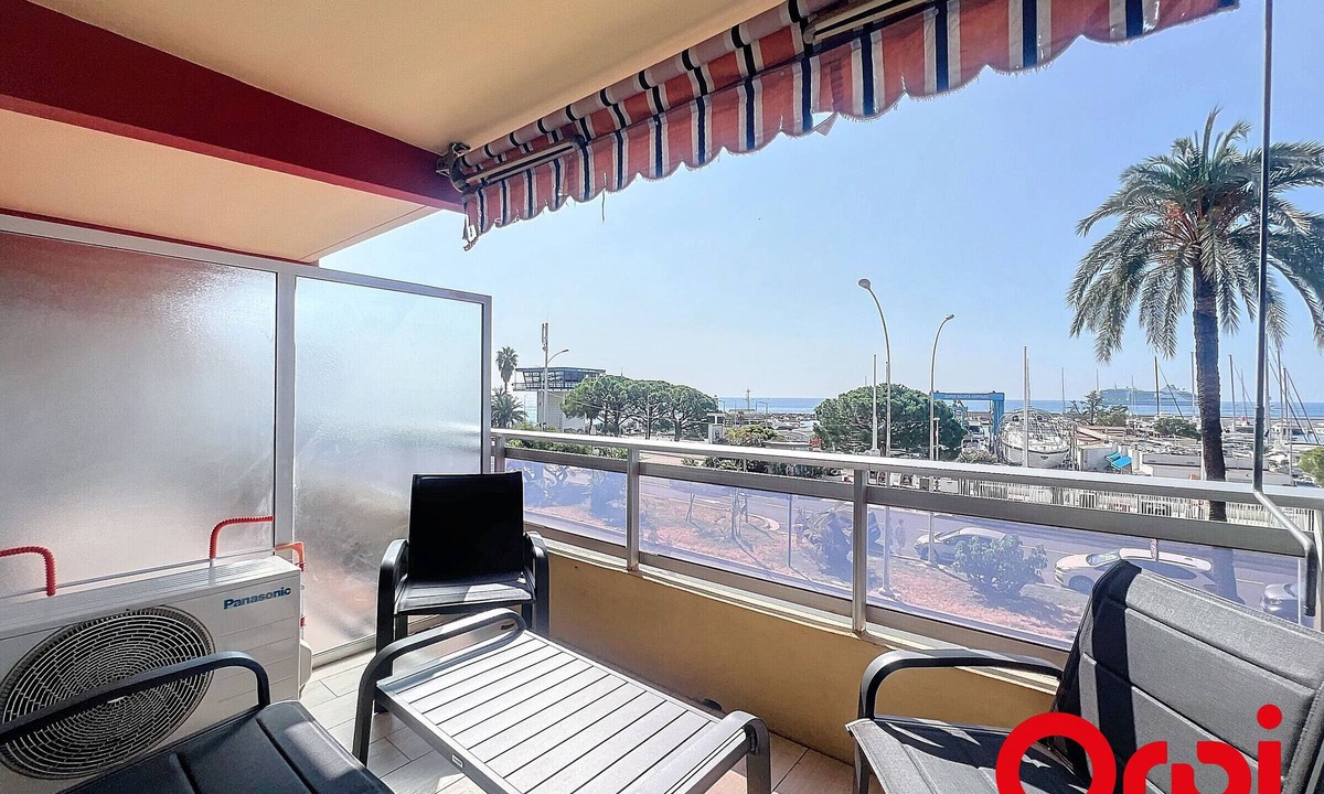 Menton Apartment | Renovated studio with terrace, air conditioning and parking in Menton