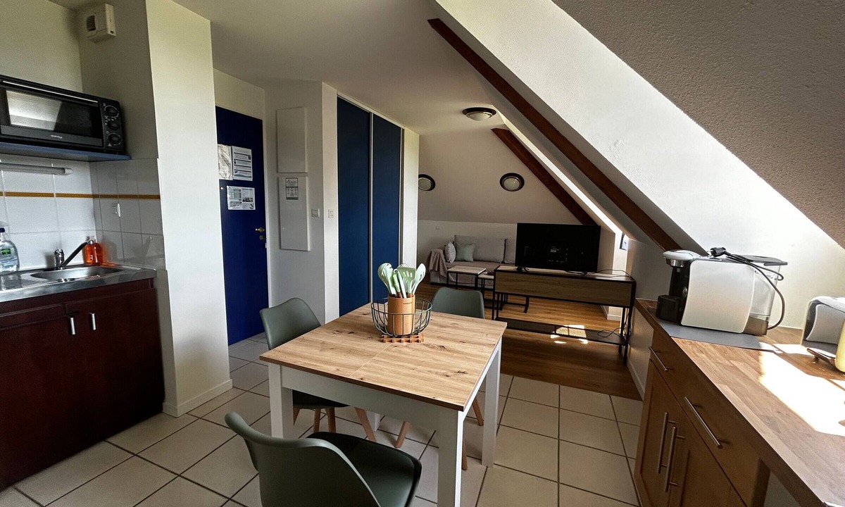 La Roche-Posay Apartment | Renovated T2 with heated pool near Connétable Spa, parking and WIFI
