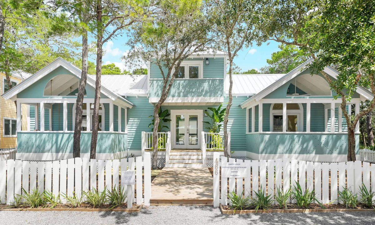 Seaside Cottage | RENOVATED TO STUDS IN SEASIDE! 3 KINGS! Sawyer Craig's Combo