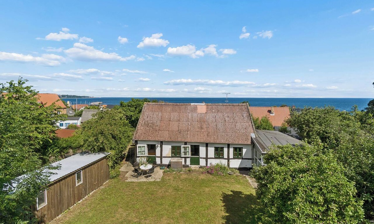 Tejn Villa | Renovated townhouse in Old Tejn, Bornholm