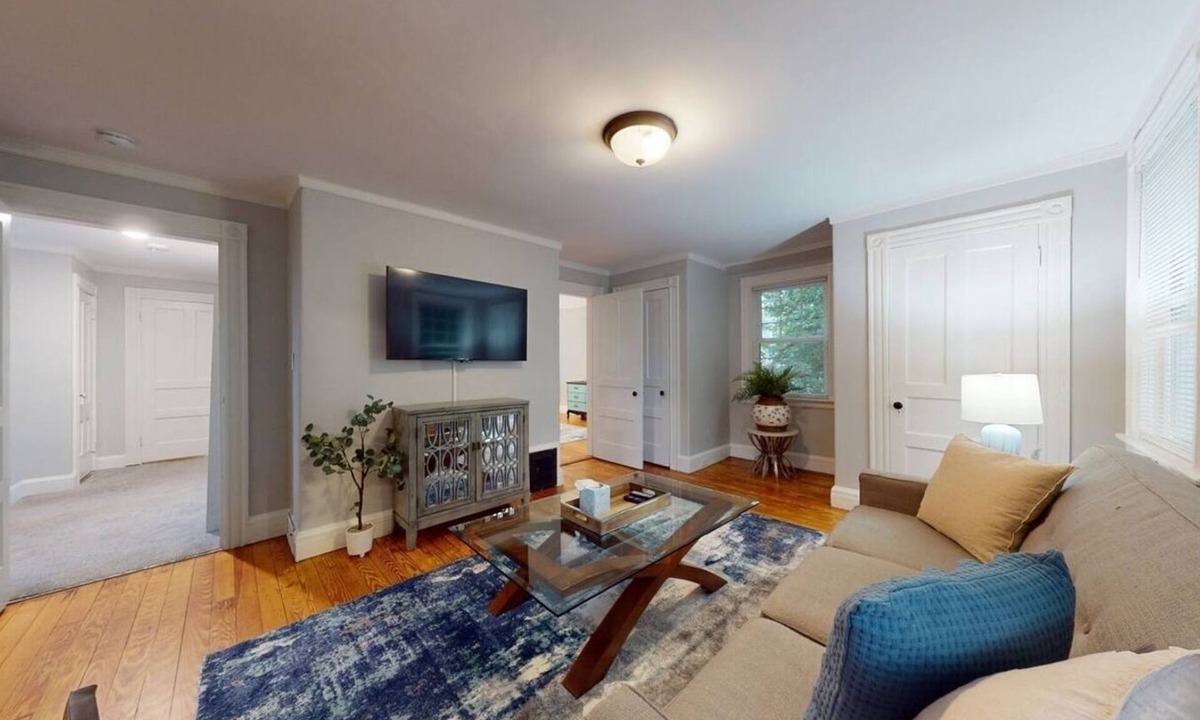 Hunnewell Hill Apartment | Renovated, Victorian, InUnit Laundry, Kitchenette