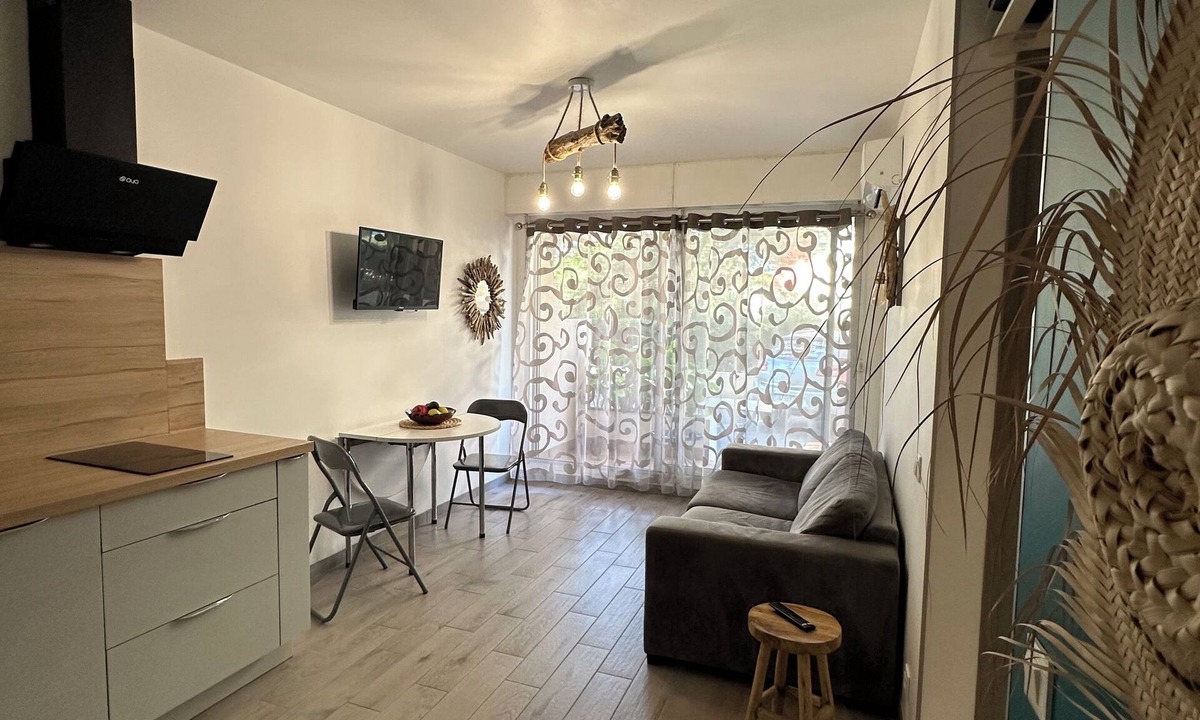 Argeles Plage Condo | Renovated waterfront apartment.