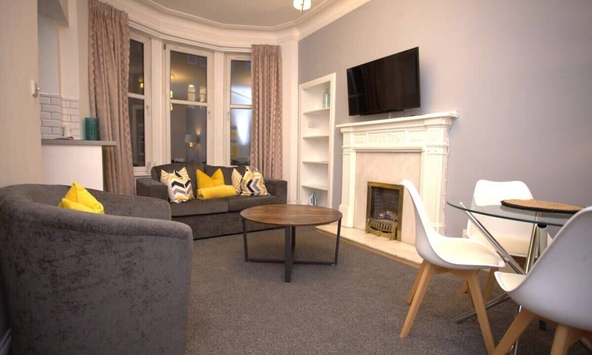 Glasgow Westend Apartment | Renovated West End Flat in Glasgow