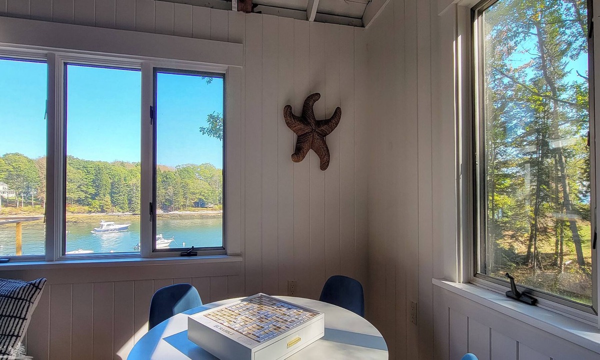 Isle of Springs House | Renovated Westport Island Retreat: 180° Water Views, Shared Dock & Dog Friendly!