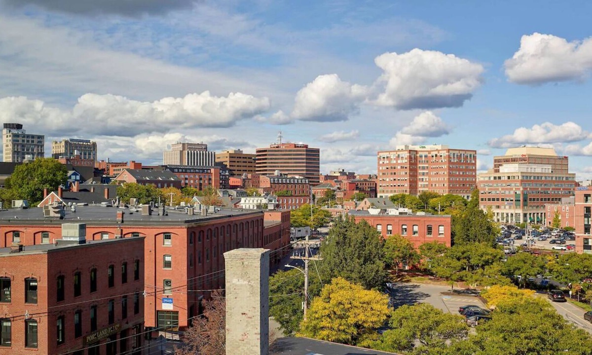 Portland House | Rent Bikes in Downtown Portland, Maine! 3 Rooms w/ Bike Rentals Pets Welcome!