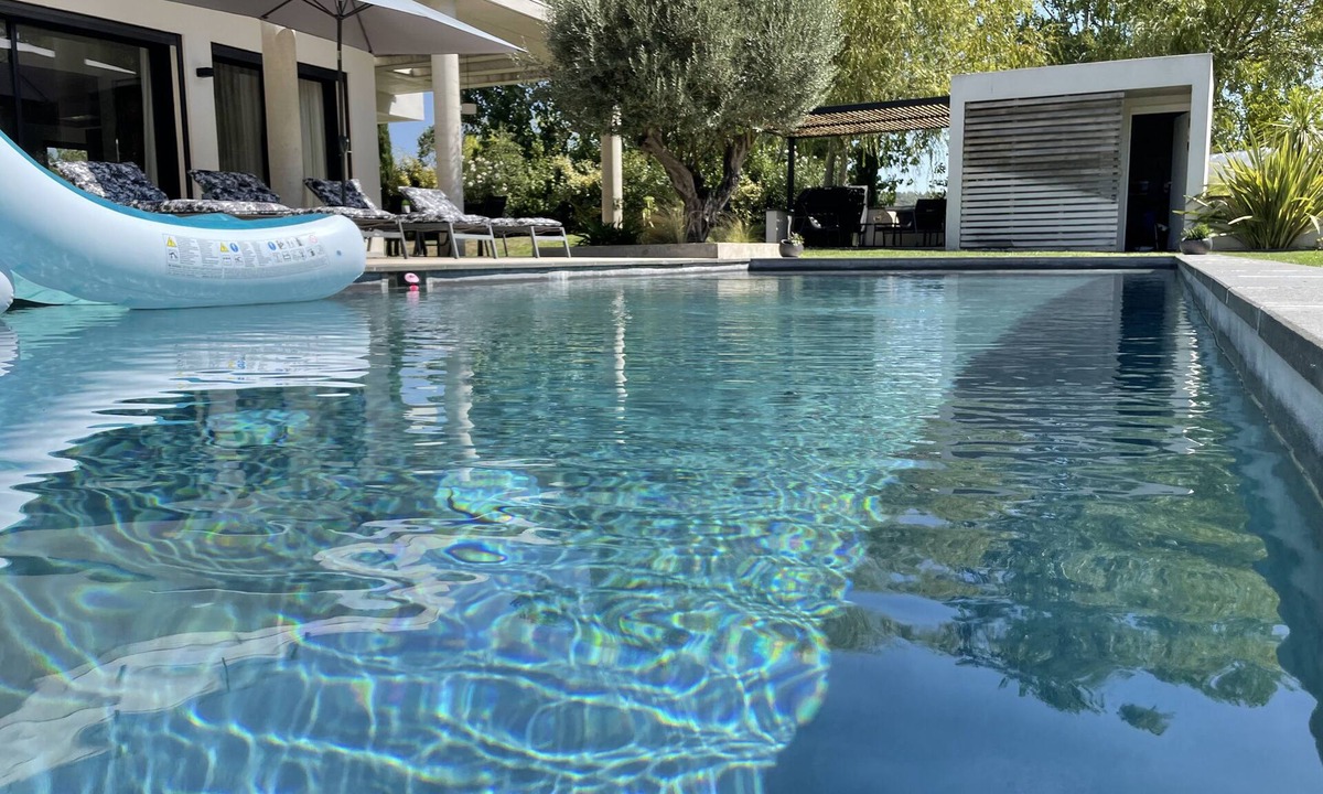 Cabries Villa | Rental Architect-designed villa Aix en Provence (Cabries) for 8 people