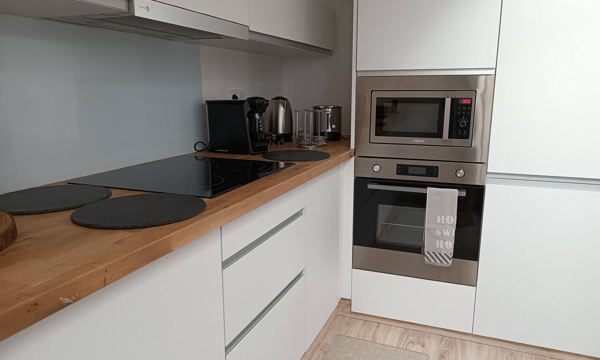 Cerbere Apartment | Rental in Cerbere (minimum 7-night restriction)