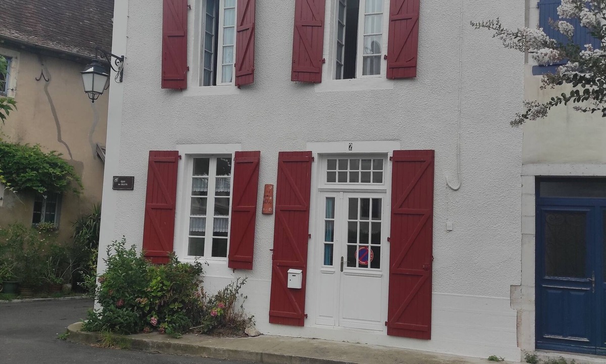 Salies-de-Bearn Apartment | Rental T3 Furnished Salies de Béarn hyper Center, special price curists.