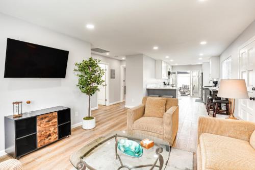La Palma House | Rental w/Pool Access ~ 8 Mi to Disneyland