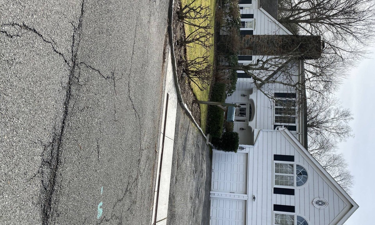 Mamaroneck House | Renting Driveway only for 2020 US Open