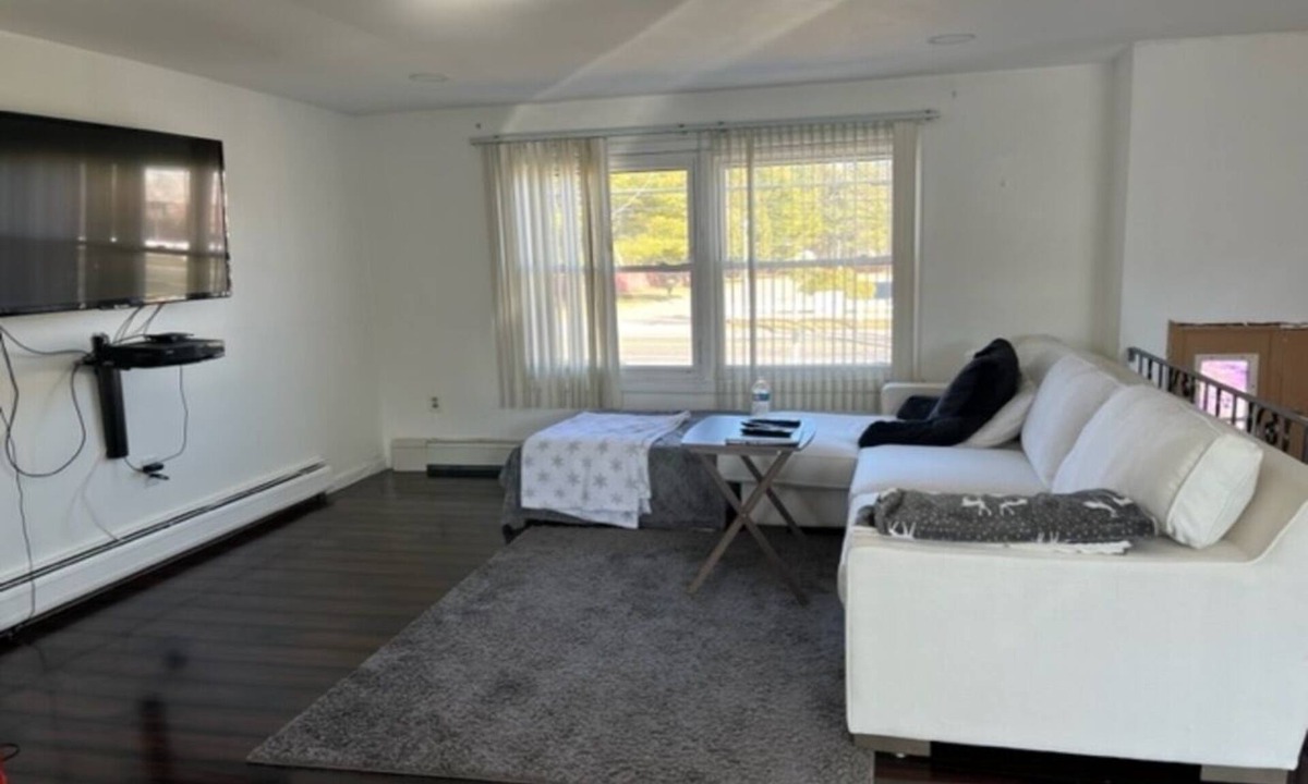 Coram House | Renting out main section 3BRs and 2BAs near beach