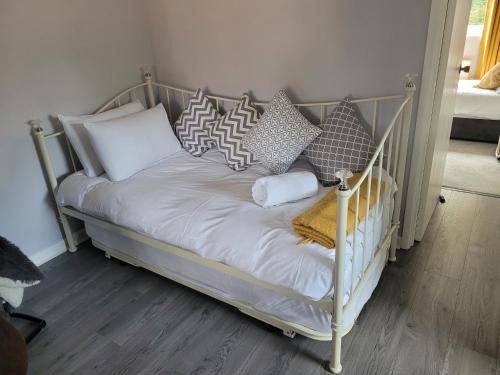 Crawley Apartment | RentUnique The Sissinghurst