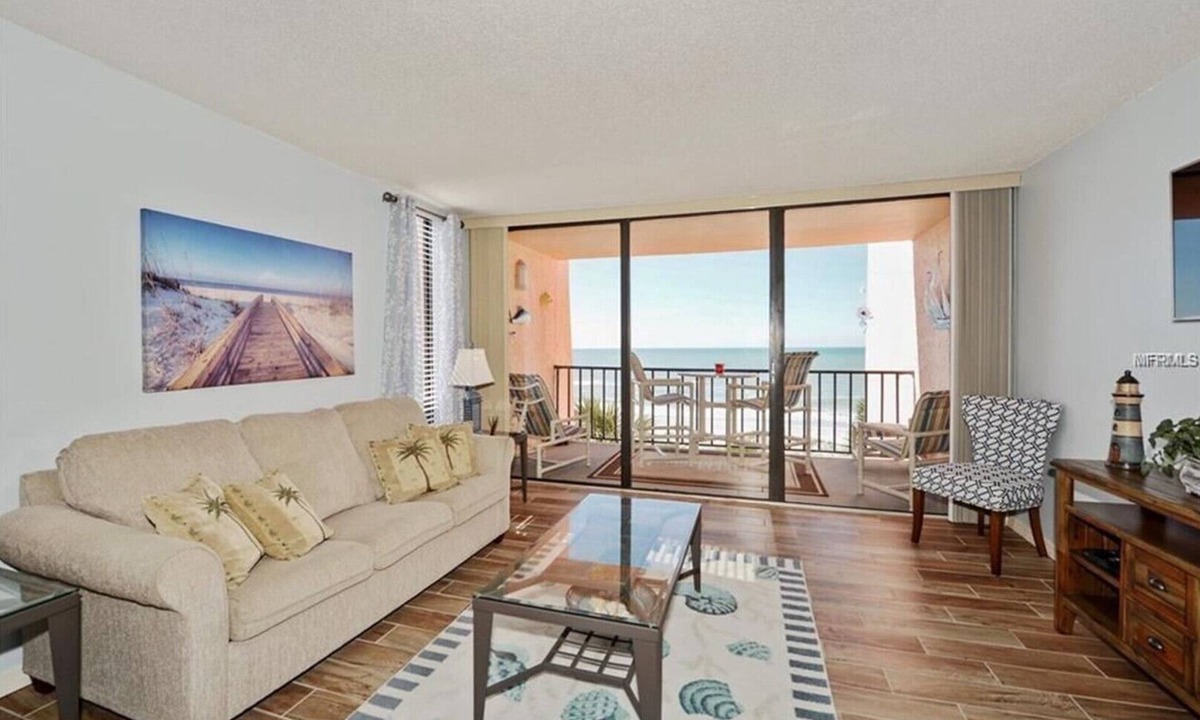Indian Rocks Beach Condo | Reopened Paradise! Save on 14 Nights – Ocean View, Balcony & Private Beach!