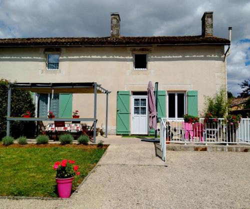 Vaux House | Repos et détente au cœur des richesses du Poitou