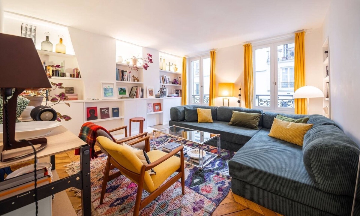Quartier de la Folie-Mericourt Apartment | Republique Marais Charm