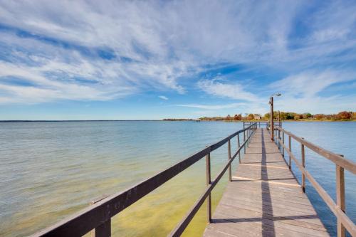 Cayuga Apartment | Reservoir Access: Pet-Friendly Kerens Cabin!