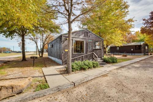 Cayuga Apartment | Reservoir & Dock Access: Pet-Friendly Kerens Cabin