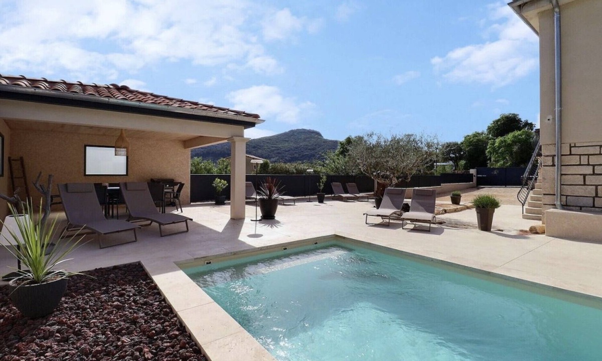 Saint-Sauveur-de-Cruzieres House | Résidence Oléa, rental with table soccer and ping pong! Ideal for families.