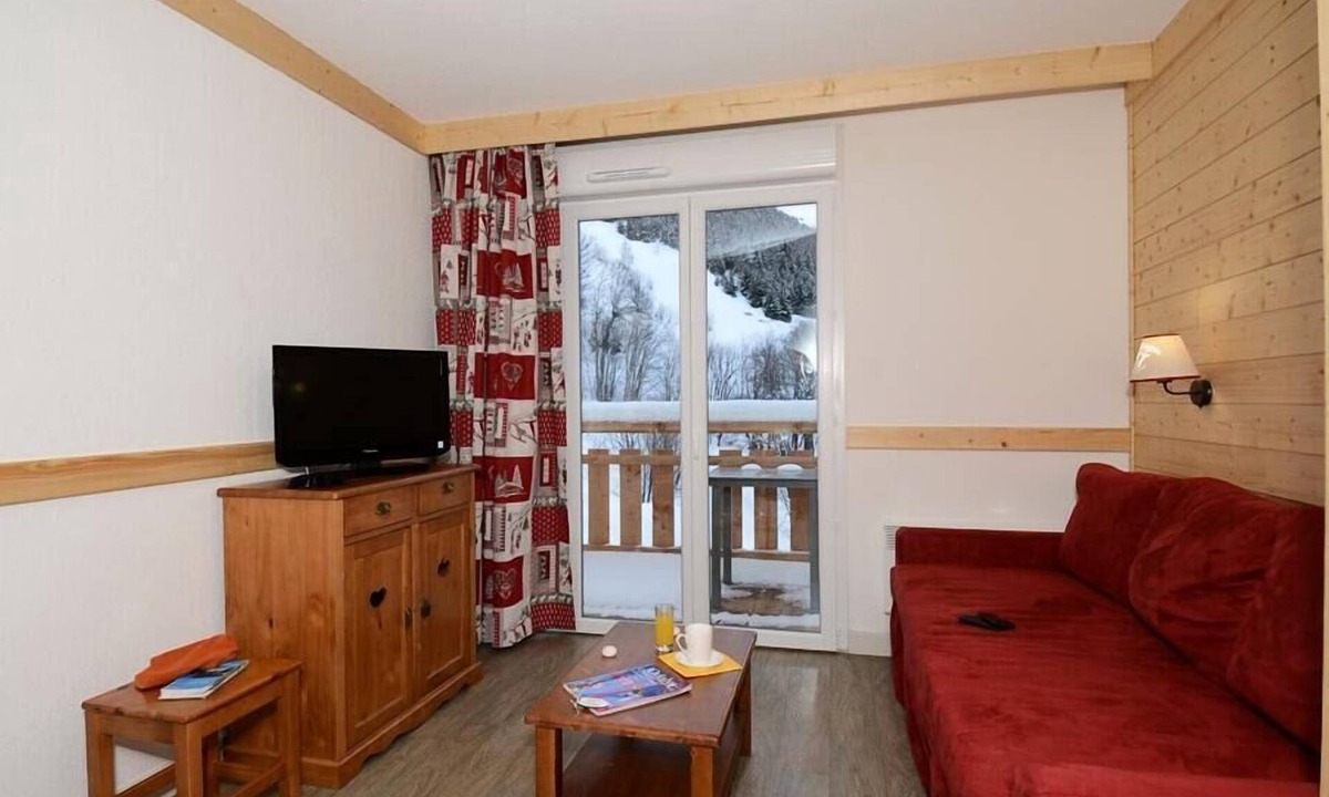 Saint-Sorlin-d'Arves Apartment | Residence Odalys Les Bergers *** - 3 Rooms 6 People