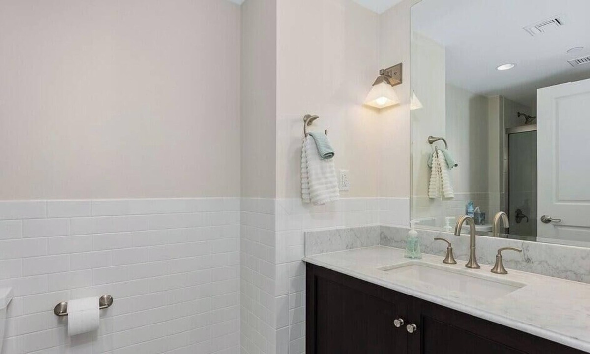 Diamond Beach Condo | Residence 902 at The Grand