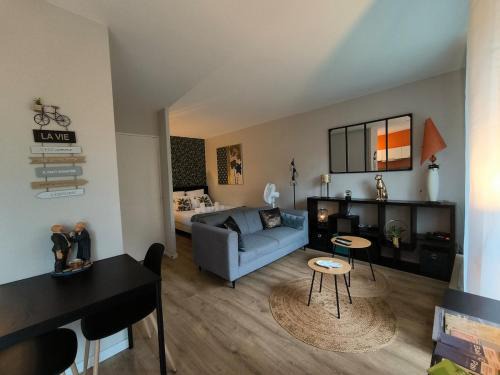 Billere Apartment | Residence calme-Balcon-Parking-5 min de Pau centre