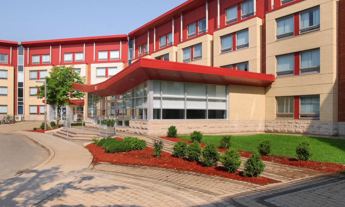 Oakville Apartment | Residence & Conference Centre - Oakville