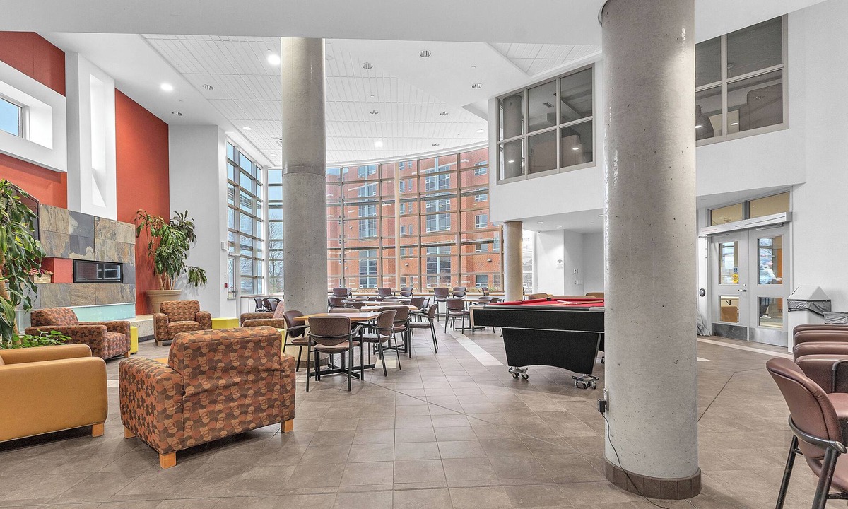London Hotel | Residence & Conference Centre - London