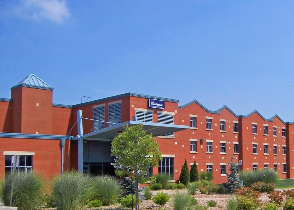 Welland Hotel | Residence & Conference Centre - Welland