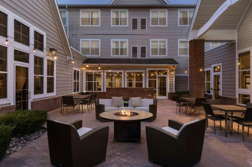 Newtonville Hotel | Residence Inn by Marriott Albany Washington Avenue
