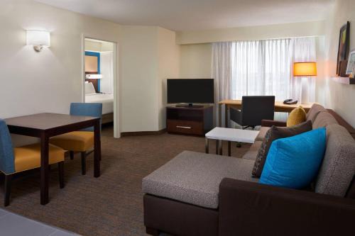 Etobicoke Hotel | Residence Inn by Marriott Toronto Airport