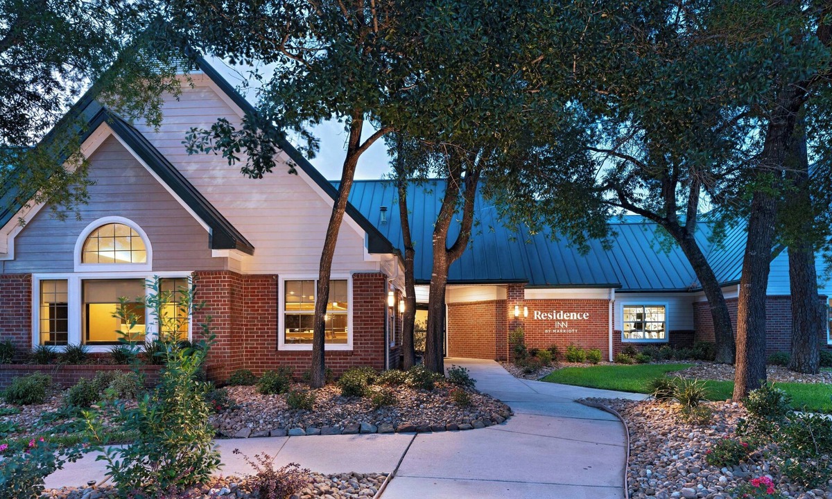 The Woodlands Hotel | Residence Inn Houston The Woodlands/Lake Front Circle
