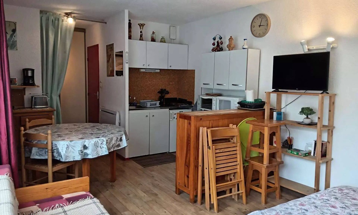 Bareges Apartment | Residence Marmottes - Studio cabin with private covered parking space