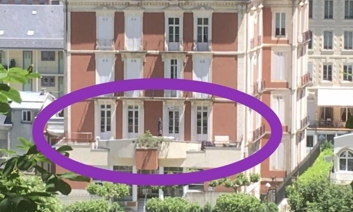 Cauterets Apartment | Residence Regina Cauterets large apartment in the center of town