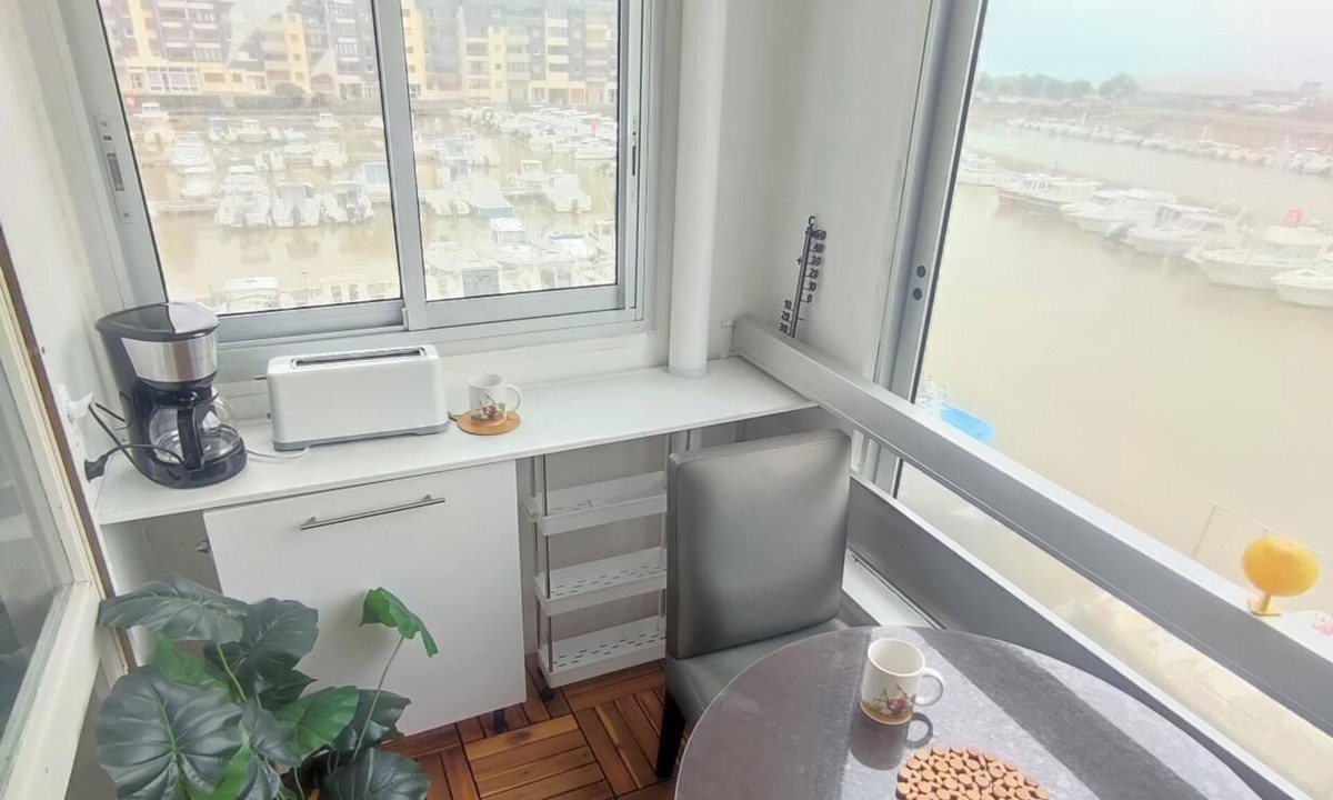 Graye-sur-Mer Apartment | Residence Sea and harbor view