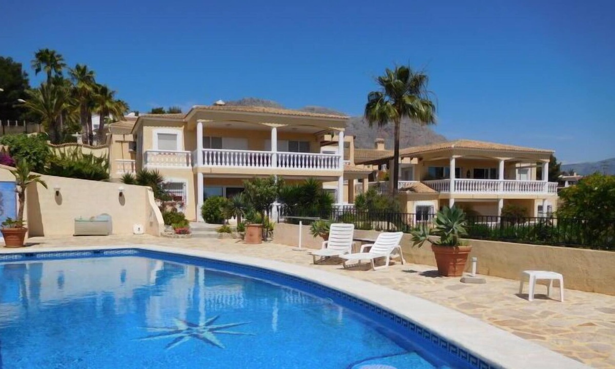 La Colina Apartment | Residencial Amanecer by Interhome