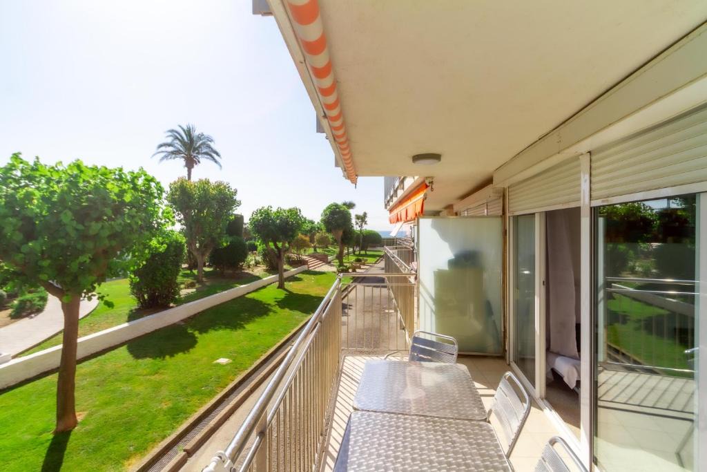Cabrera de Mar Apartment | Residencial Costamar next Bcn, 50m beach with swimming pool