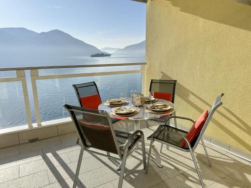 Ronco sopra Ascona Apartment | Residenza Acapulco II by Fewotessin