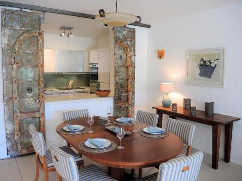 Ascona Apartment | Residenza Golf Parco by Fewotessin