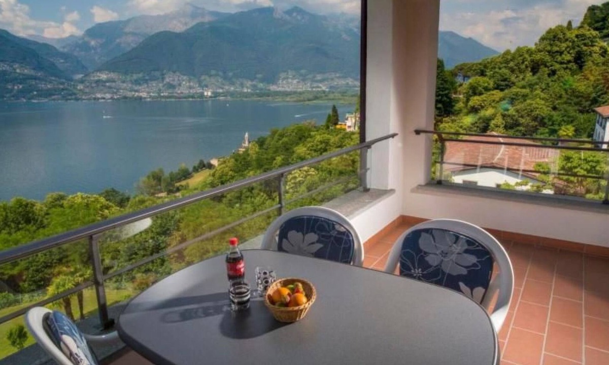 Vira Apartment | Residenza Viramonte - Casa Aurelia, Wohnung 12 by Interhome