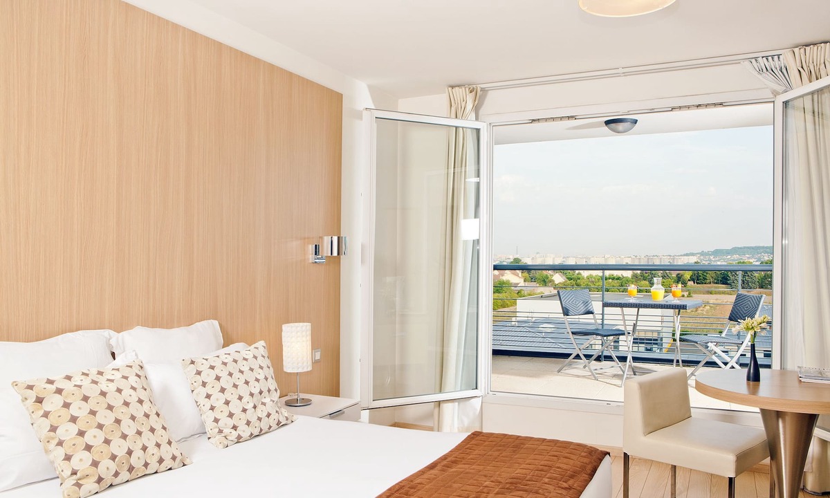 Carrieres-sur-Seine Apartment | Residhome Carrières La Défense