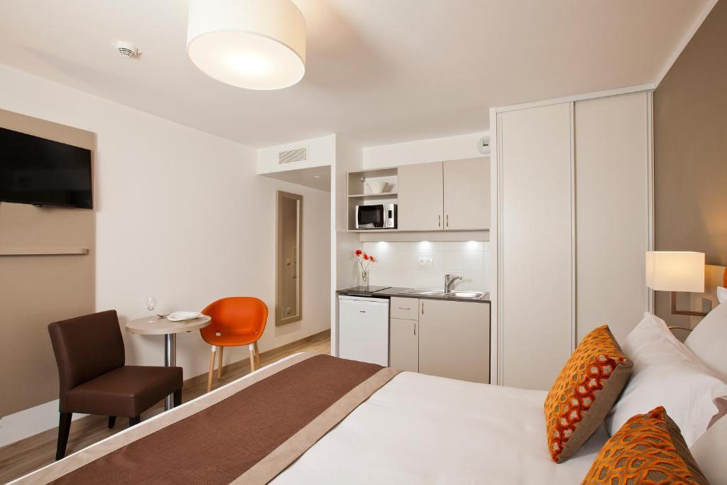 Curial Cambrai Apartment | Residhome Paris Rosa Parks