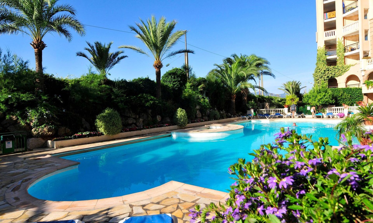 Cannes La Bocca Apartment | Residhotel Villa Maupassant