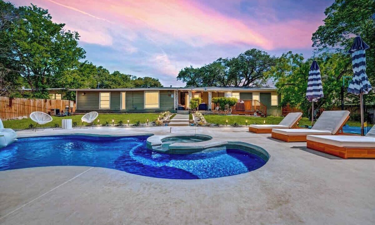 Shearer Hills - Ridgeview Cabin | Resort 4BR w/Pool, Hot Tub, Pickleball, Sleeps 12