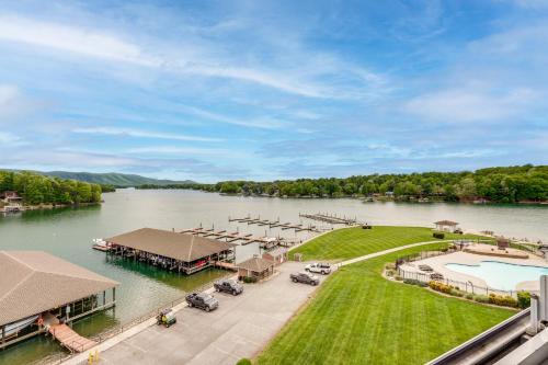 Huddleston House | Resort Amenities & Beach Access: Huddleston Condo