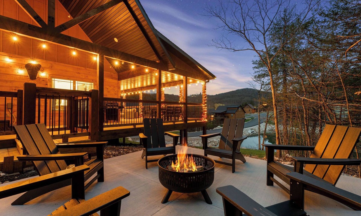 Hollister Cabin | Resort Cabin with Hot Tub, fire pit, indoor pool!