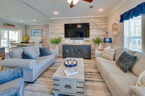Garden City House | Resort Home ~ 1 Mi to Myrtle Beach Access!