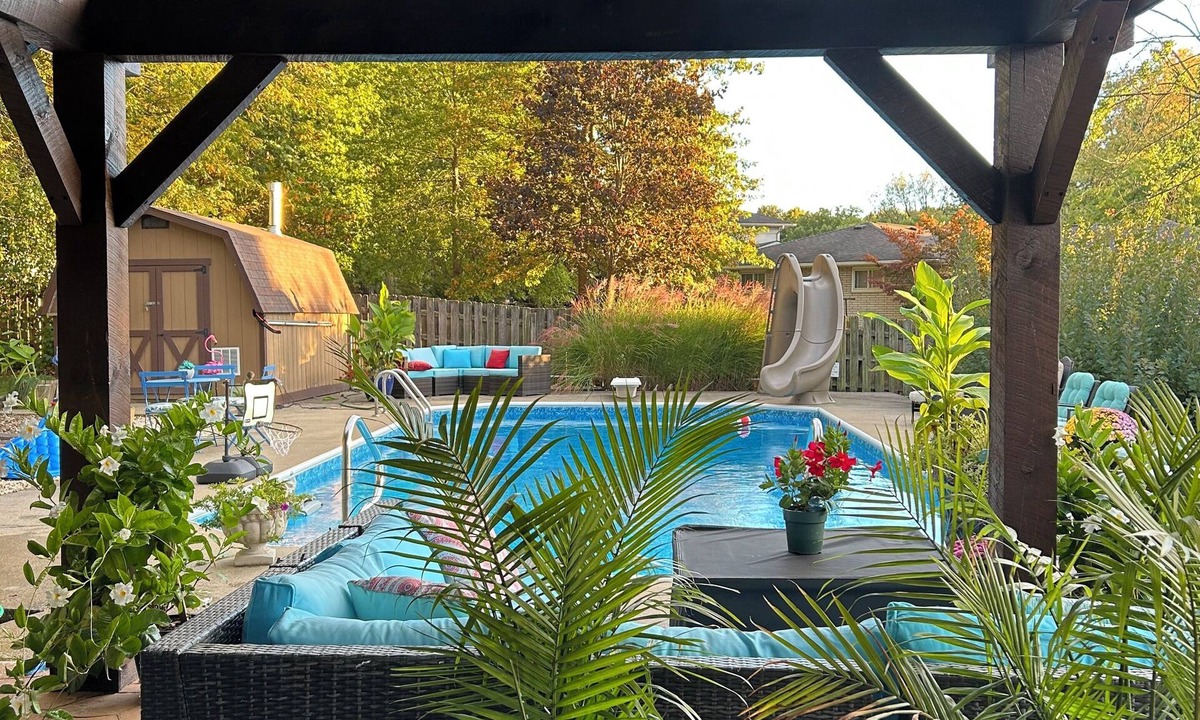Parma House | RESORT HOME, HEATED POOL OPEN APRIL COVERED HOT TUB DIGITAL GAME TABLE FIRE PIT
