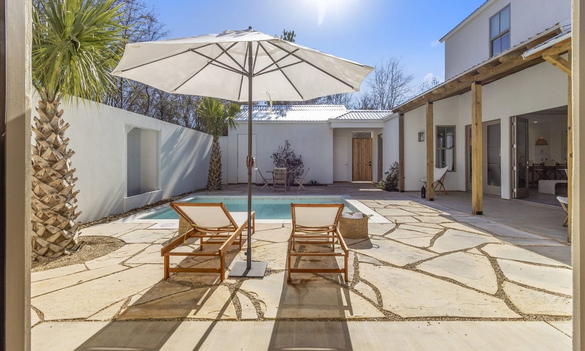 Arp House | Resort Home w Pool, Cabana Suite & Study | Near DFW | Sleeps 10